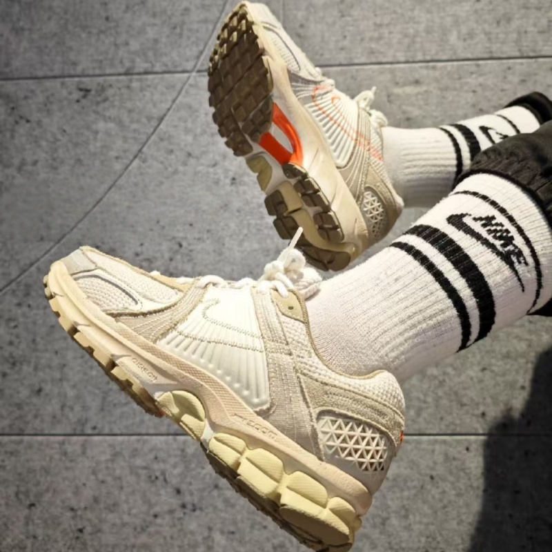 Nike耐克男子复古迈柔缓震运动鞋