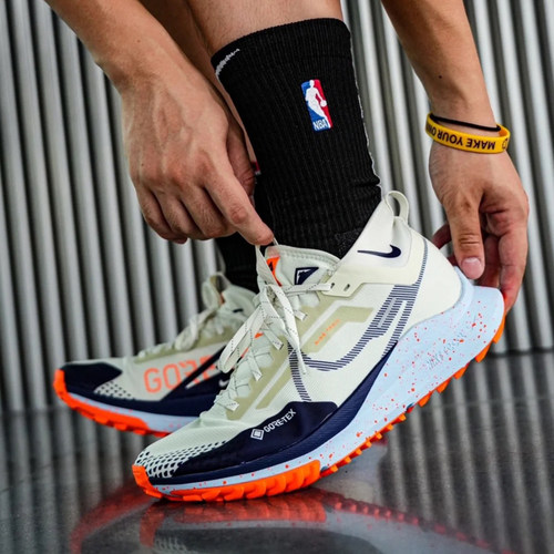 Nike耐克男子GTX防水跑步鞋