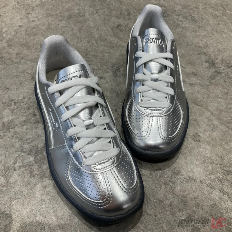 彪马新款女子板鞋亮面运动休闲鞋