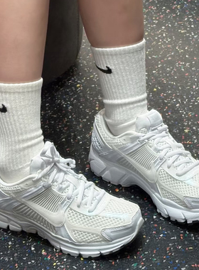 25新款Nike耐克女子运动鞋VOMERO 5迈柔复古珠光休闲跑步鞋IB4397