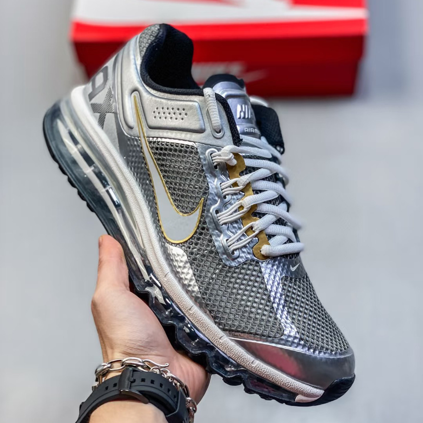 25新款Nike耐克男子运动鞋Air Max 2013缓震网面透气跑步鞋HJ7901