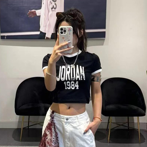 Nike耐克Jordan女子短款圆领短袖
