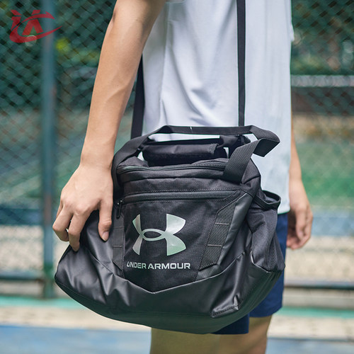 UA男女健身运动包斜挎包休闲包
