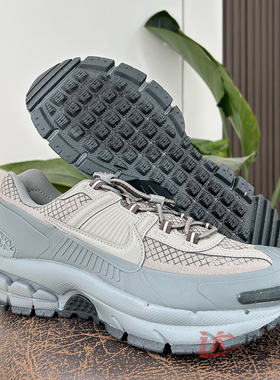 25新款Nike耐克男子运动鞋VOMERO迈柔轻户外版反光休闲鞋HV6901