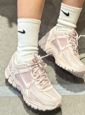 25新款Nike耐克女子运动鞋迈柔ZOOM VOMERO 5轻便休闲鞋HQ0458