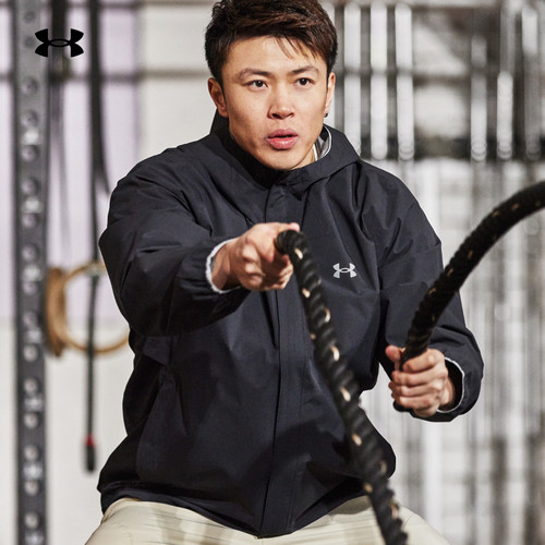 安德玛男健身训练连帽速干外套