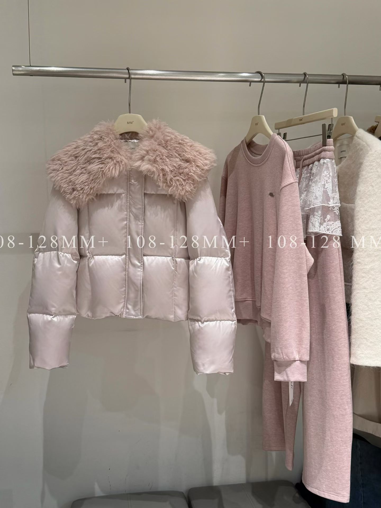 欧洲站2025冬季新款设计师款小众复古羊毛卷大毛领羽绒服短款外套