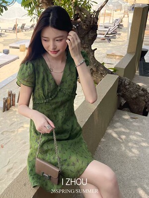 欧洲站2026夏季新款 设计师款小众度假风浪漫甜美碎花花色连衣裙