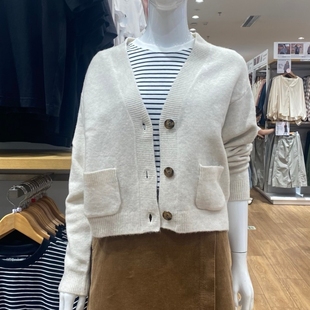 通勤25秋冬新款 外套空调衫 V领上衣 舒芙蕾针织短开衫 M478339女装
