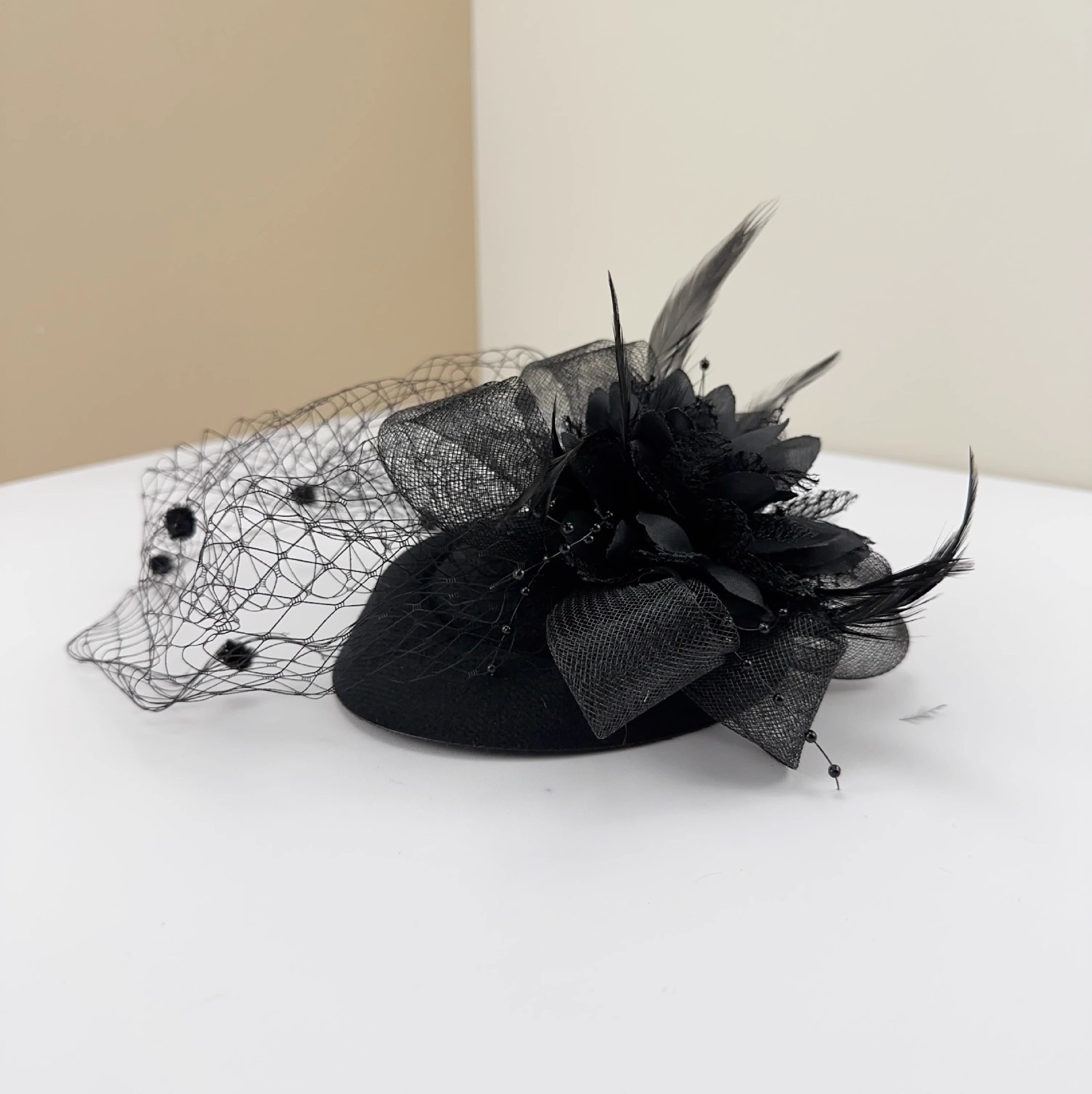 复古网纱黑色小礼帽头饰法式赫本风遮面纱羽毛发夹高级感旗袍配饰