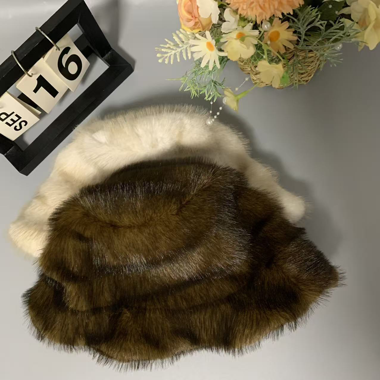 partyme手工毛绒渔夫帽保暖加厚帽子显脸小百搭毛毛帽防寒护耳帽