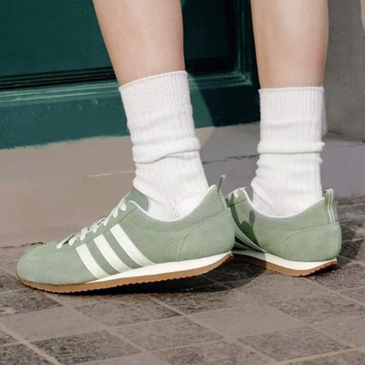 Adidas阿迪达斯正品秋冬季2026年新款女款运动休闲鞋板鞋JS4445