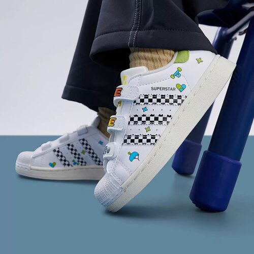 adidas阿迪达斯三叶草男小童迪士尼联名款贝壳头休闲鞋板鞋JS2469