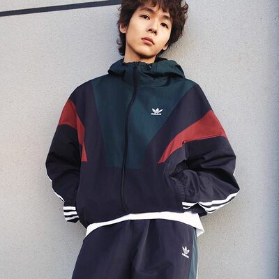 Adidas三叶草撞色梭织夹克2026春季男子连帽休闲外套KC3125