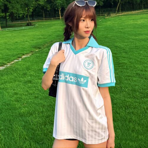 adidas阿迪达斯三叶草女子FOOTBALL白蓝运动短袖T恤正品JZ0848