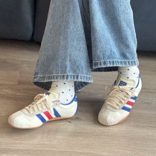 adidas阿迪达斯三叶草薄底运动鞋
