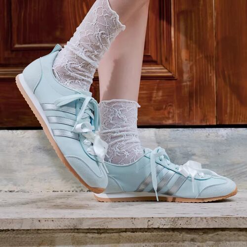阿迪达斯adidas可爱薄底鞋