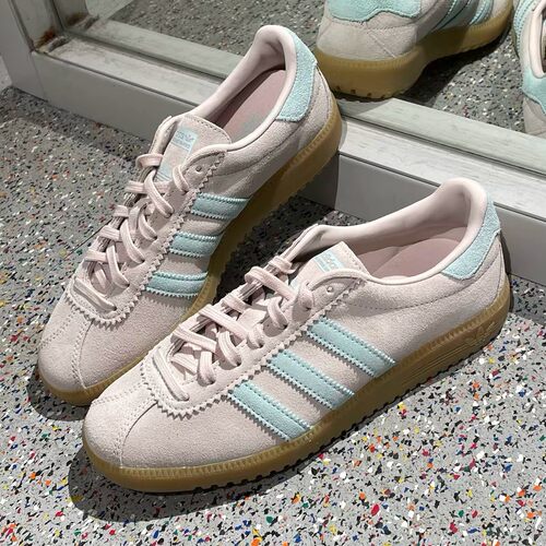 阿迪达斯Adidas 女鞋BERMUDA 淡粉色 低帮复古德训休闲板鞋JS0256