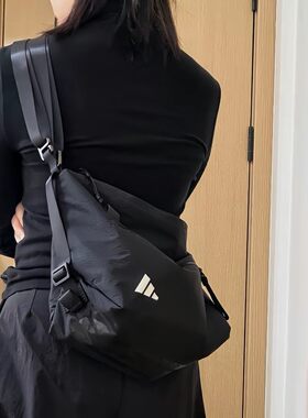 Adidas/阿迪达斯正品开学季男女同款大容量运动挎包休闲包KC1404