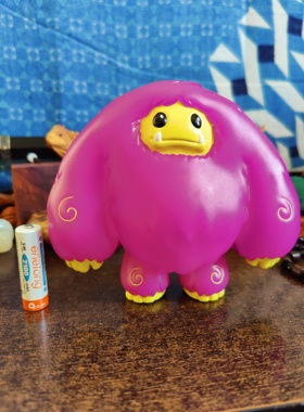 潮流设计sofubi紫色雪怪手办模型公仔摆件景品玩具玩偶现货