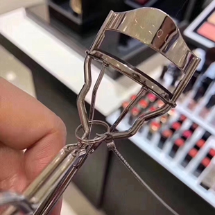 包邮日本本土SUQQU睫毛夹 持久太阳花睫毛夹（附2只替换胶垫）