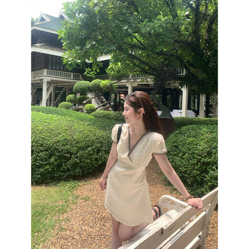 TMH刺绣V领莱赛尔亚麻连衣裙