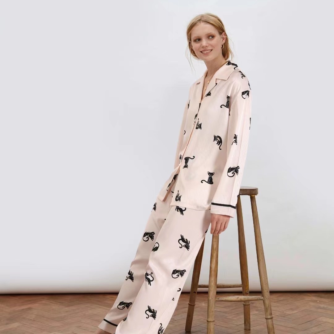 NAP 德文猫鱼骨纹牛奶冰丝缎面睡衣