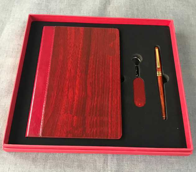 木制本木制木制笔记本雕刻纪念品