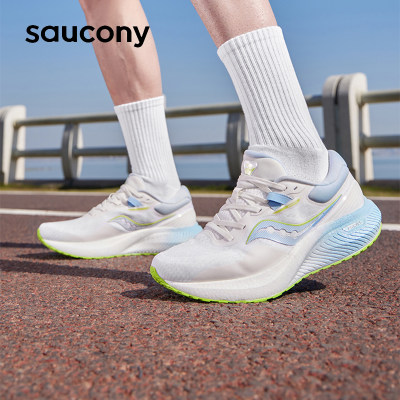 Saucony索康尼男女跑鞋SURGE