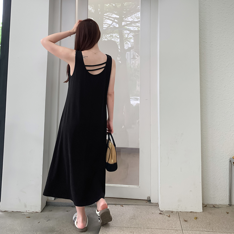 微胖mm休闲黑色无袖吊带连衣裙大码女装夏季设计款宽松长裙32019