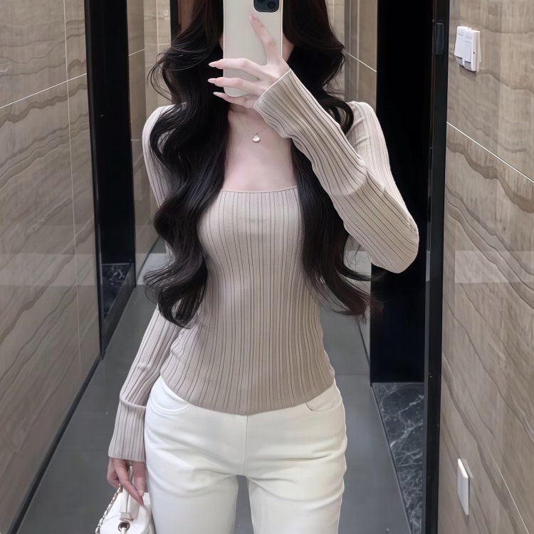 何晨曦 方领露锁骨小心机针织衫毛衣辣妹秋冬修身显瘦打底长袖T恤