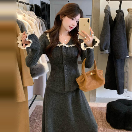 法式灰色长袖针织连衣裙子女秋冬季2025新款巨好看的两件套装长裙
