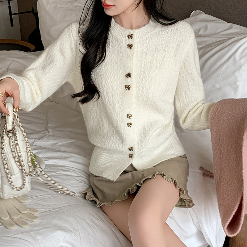 秋冬毛衣小香风金属蝴蝶扣甜美针织衫女温柔百搭开衫外套上衣