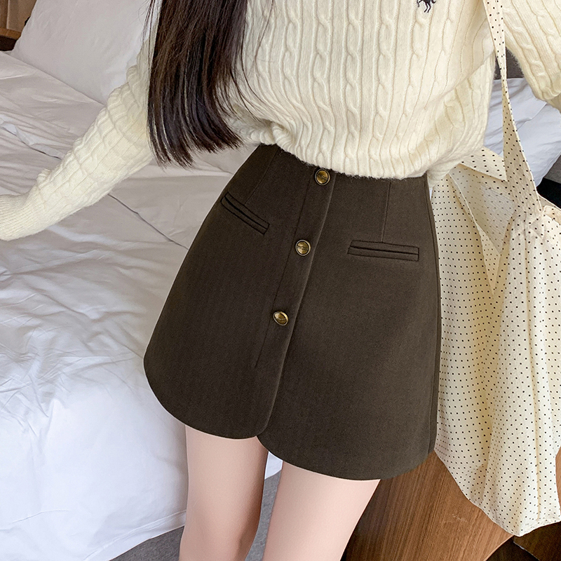 毛呢排扣短裙裤半身裙裤女毛呢a字呢子短裤2025秋冬阔腿裤裙