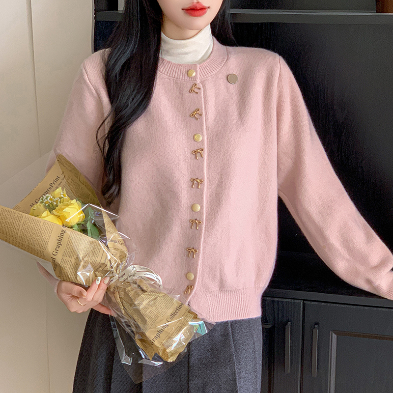 秋冬甜美温柔风韩系开衫毛衣女外穿慵懒蝴蝶金属扣针织衫外套