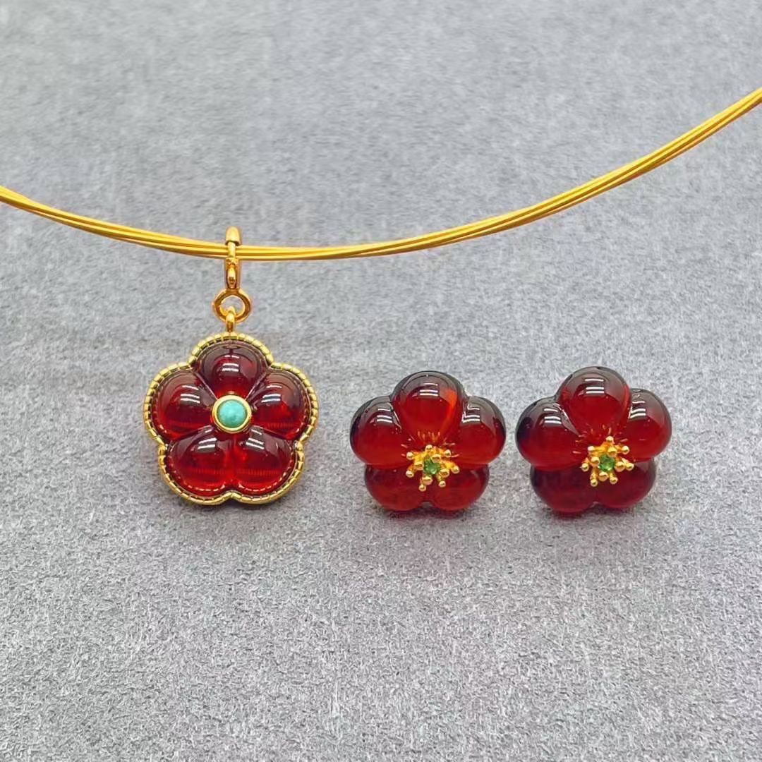 天然血珀项链耳钉套装925银镀金镶嵌五叶小花耳钉绿松吊坠耳饰女