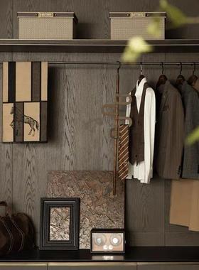 衣帽间摆件意式轻奢男士衣服饰品