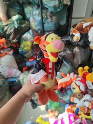 小熊围尼与跳跳虎燕尾服版Tigger公仔毛绒玩具可通卡通玩偶娃娃