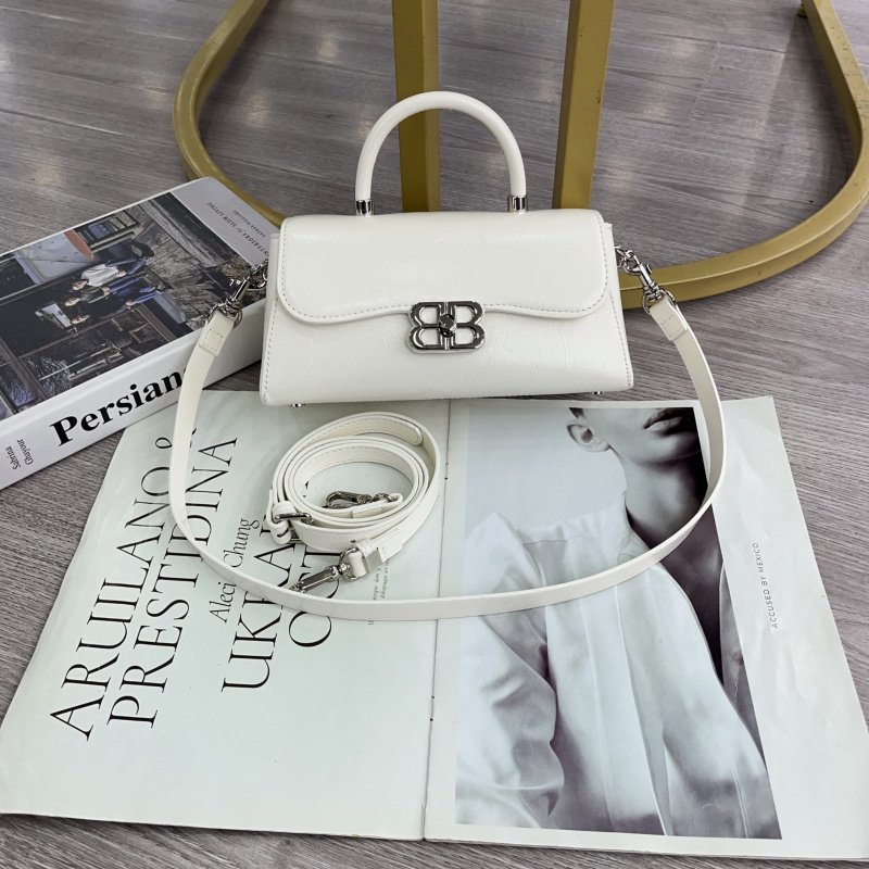 2026新款时尚油蜡皮小方包小众设计百搭手提包质感锁扣单肩斜跨包,箱包皮具/热销女包/男包,通用款女包,淘宝优惠券,粉丝福利购,淘宝优惠卷