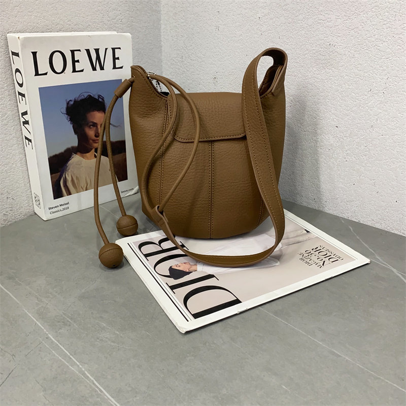 2025新款韩版荔枝纹软皮水桶包洋气网红南瓜包休闲百搭单肩斜跨包,箱包皮具/热销女包/男包,通用款女包,淘宝优惠券,粉丝福利购,淘宝优惠卷