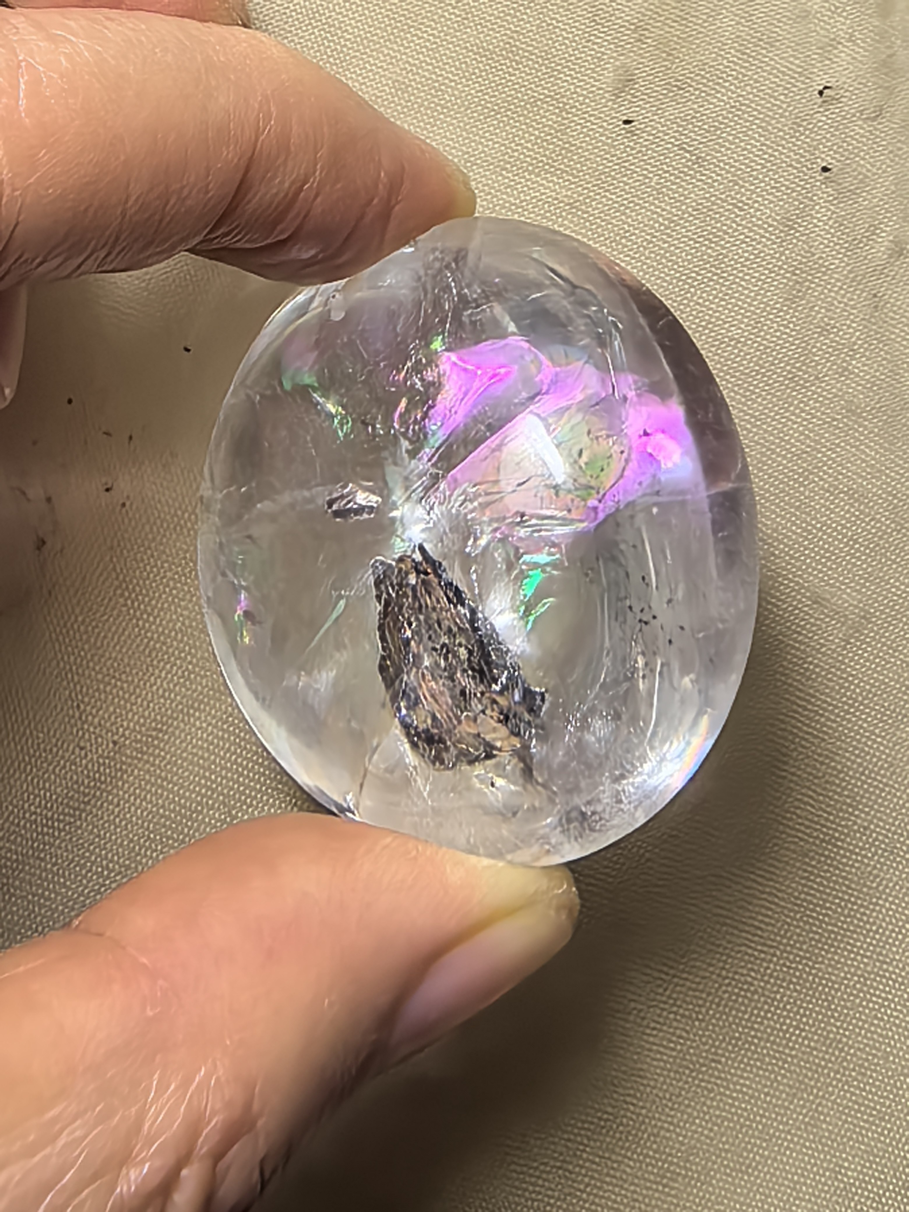 云墨焕彩天然黑云母七彩白胶花水晶吊坠挂坠一物一图A52-122