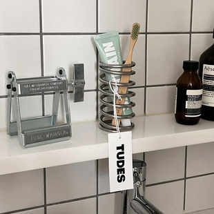 韩国ins不锈钢牙刷架美国产螺纹挤压牙膏架置物架化妆刷收纳笔筒