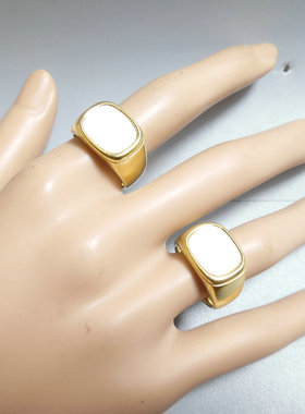 夸张白色贝壳欧美风钛钢戒指