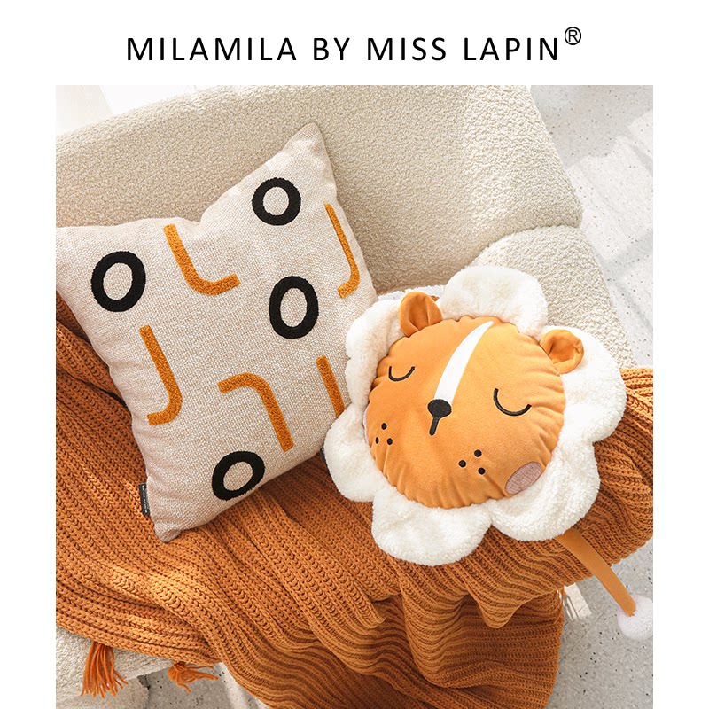 milamila沉睡狮子卡通抱枕温馨儿童房样板间卧室沙发靠枕摆件