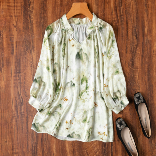 灯笼袖 奢感国风 光泽感 真丝提花桑波缎桑蚕丝V领七分袖 T衬衫