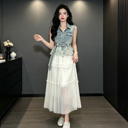 高品蓝色牛仔马甲女夏2026新款拼接蕾丝无袖上衣显瘦马夹背心裙子