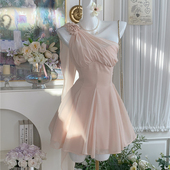 「爱神降临」法式 温柔花朵斜肩挂脖飘带显瘦收腰气质雪纺连衣裙