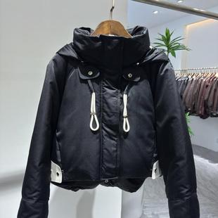 欧洲站2025新款桑蚕丝白鹅绒带帽短款时尚高品质羽绒服女
