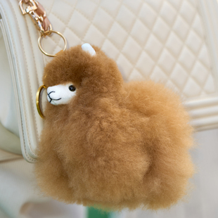 可爱毛绒小羊挂件钥匙扣书包轻奢挂饰高级感包包卡通公仔钥匙链