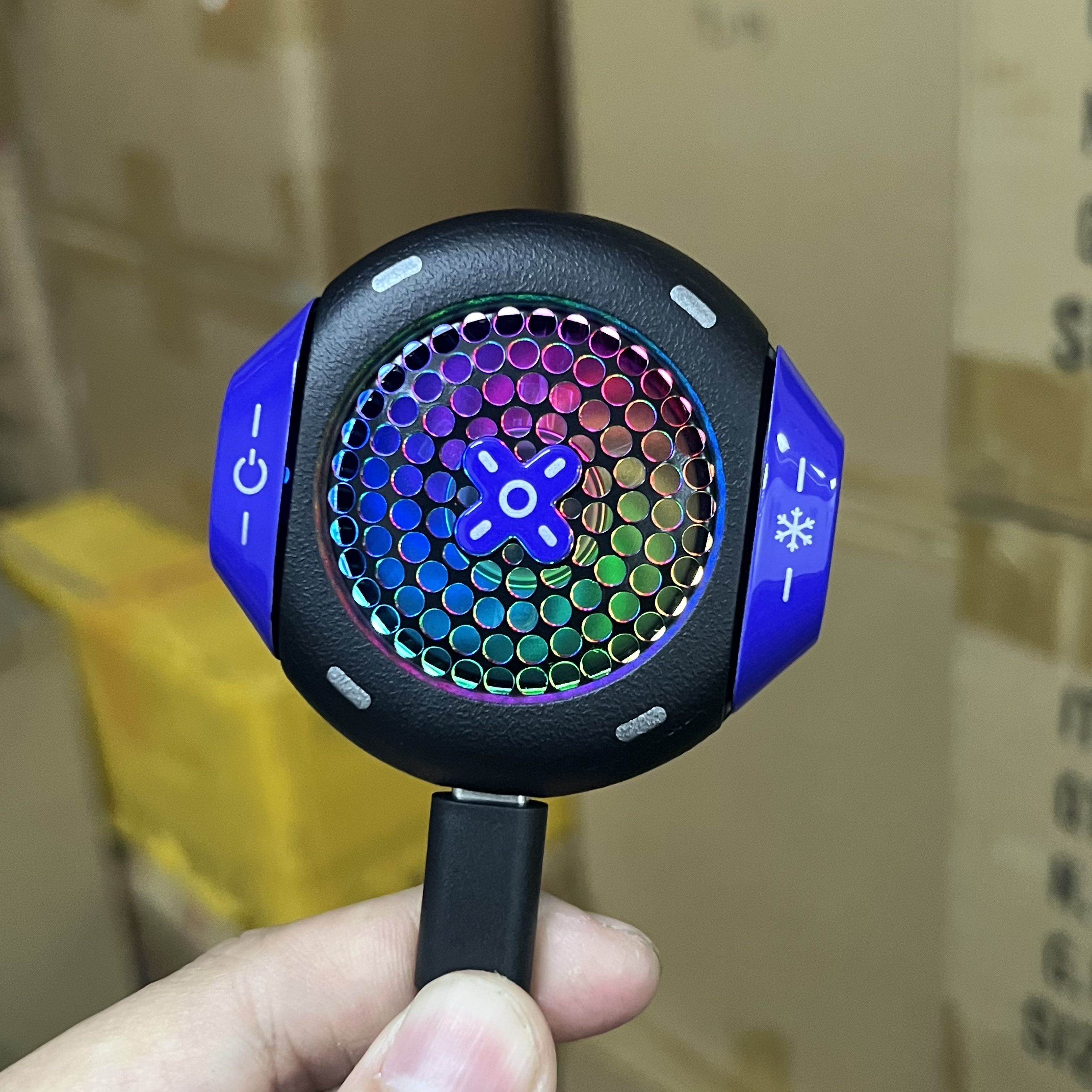 李森头号玩家手机半导体散热器magsafe磁吸无线充苹果12-16系列